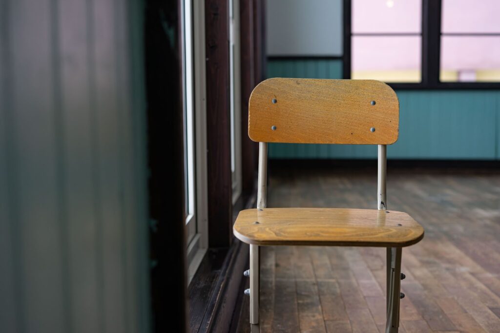 小学校の椅子